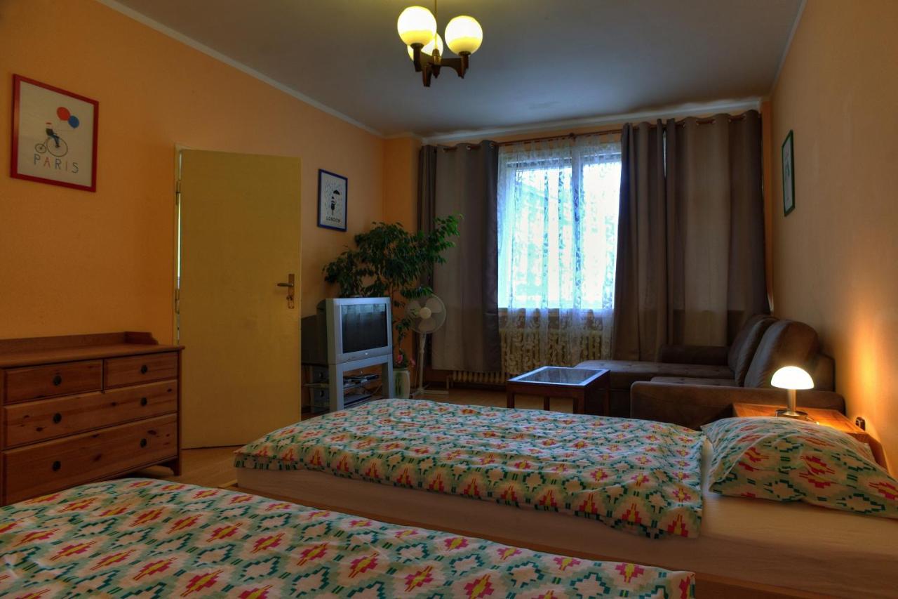 Apartments Letna Praga Esterno foto