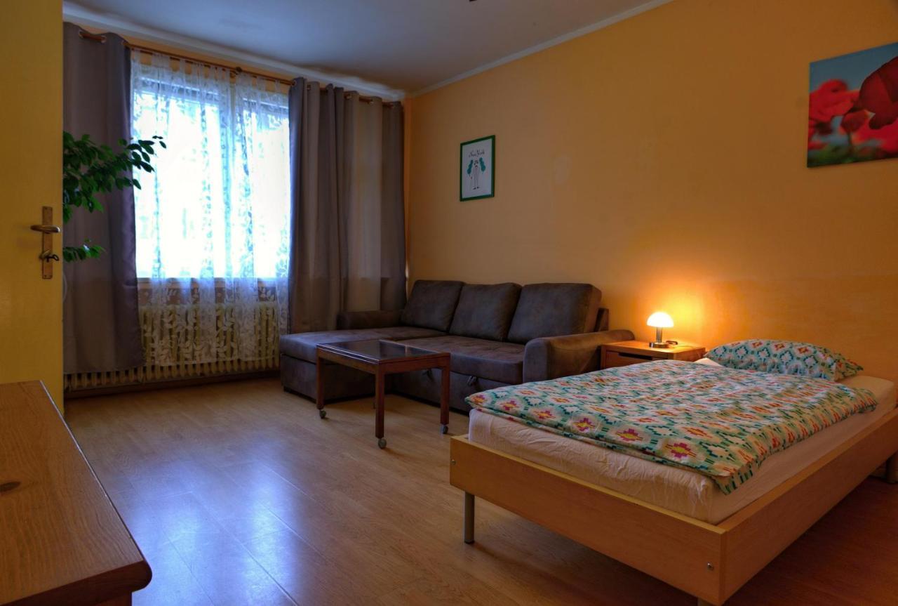 Apartments Letna Praga Esterno foto